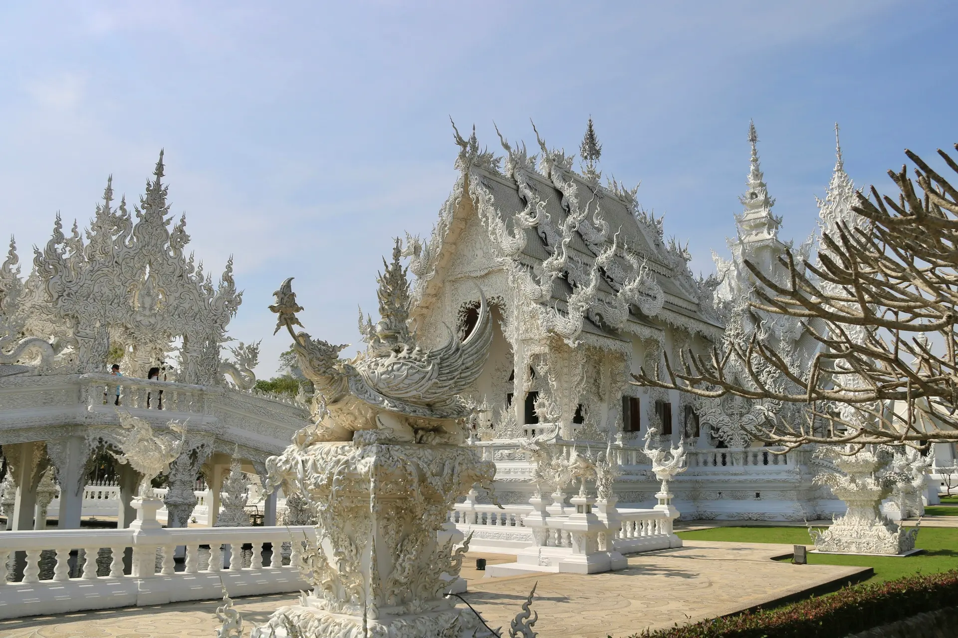 Wat Rong Khun and its reflecting pool