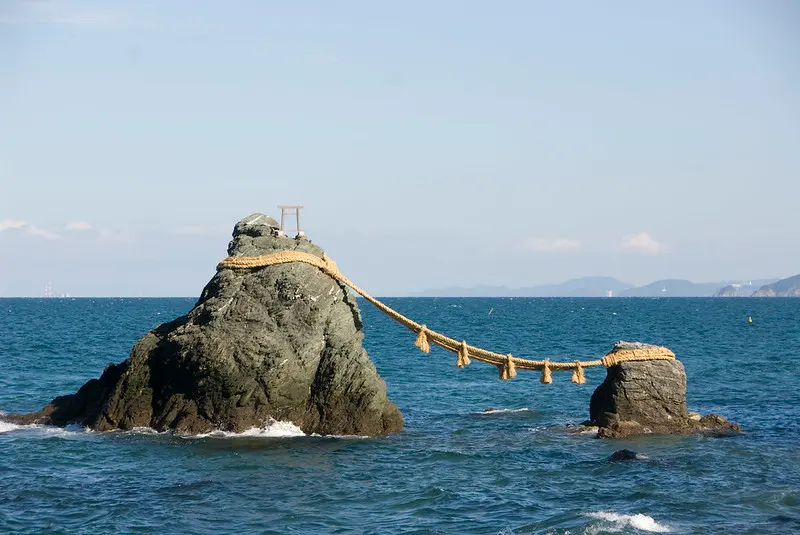 Meoto Iwa