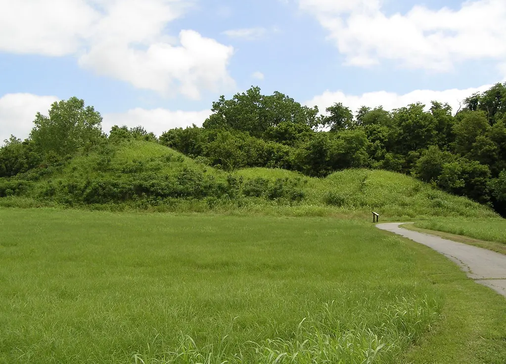 Spiro Mounds State Park