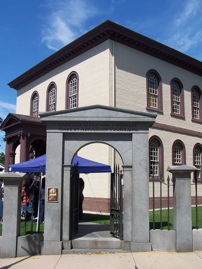 Exterior of Touro Synagogue