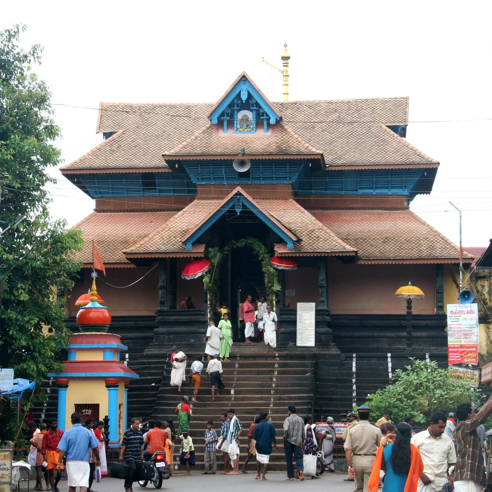 Entrance tower and temple buildings of Aranmula Parthasarathy Temple in Kerala