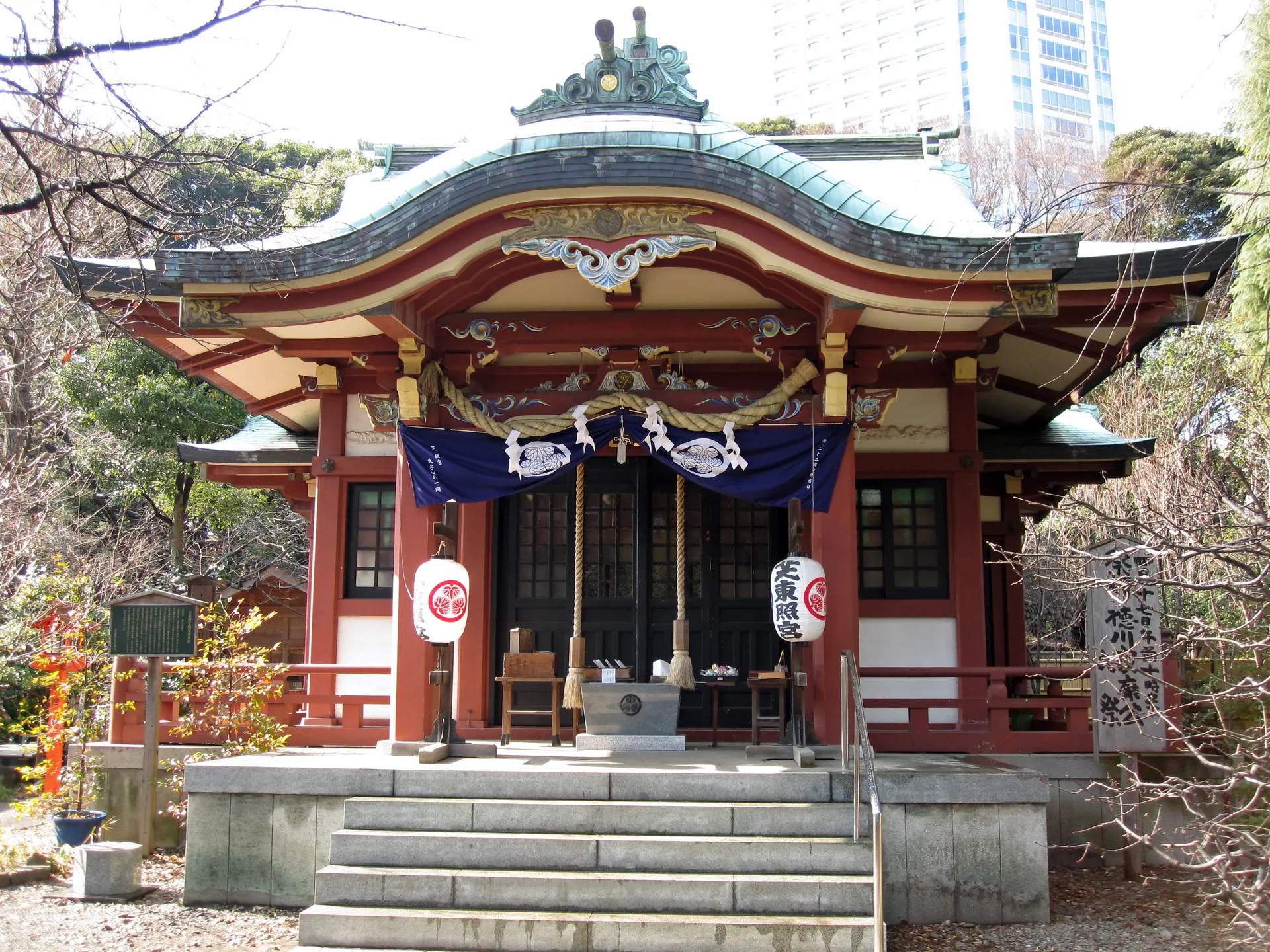 Shiba-Toshogu Shrine — exact-site Wikimedia Commons image