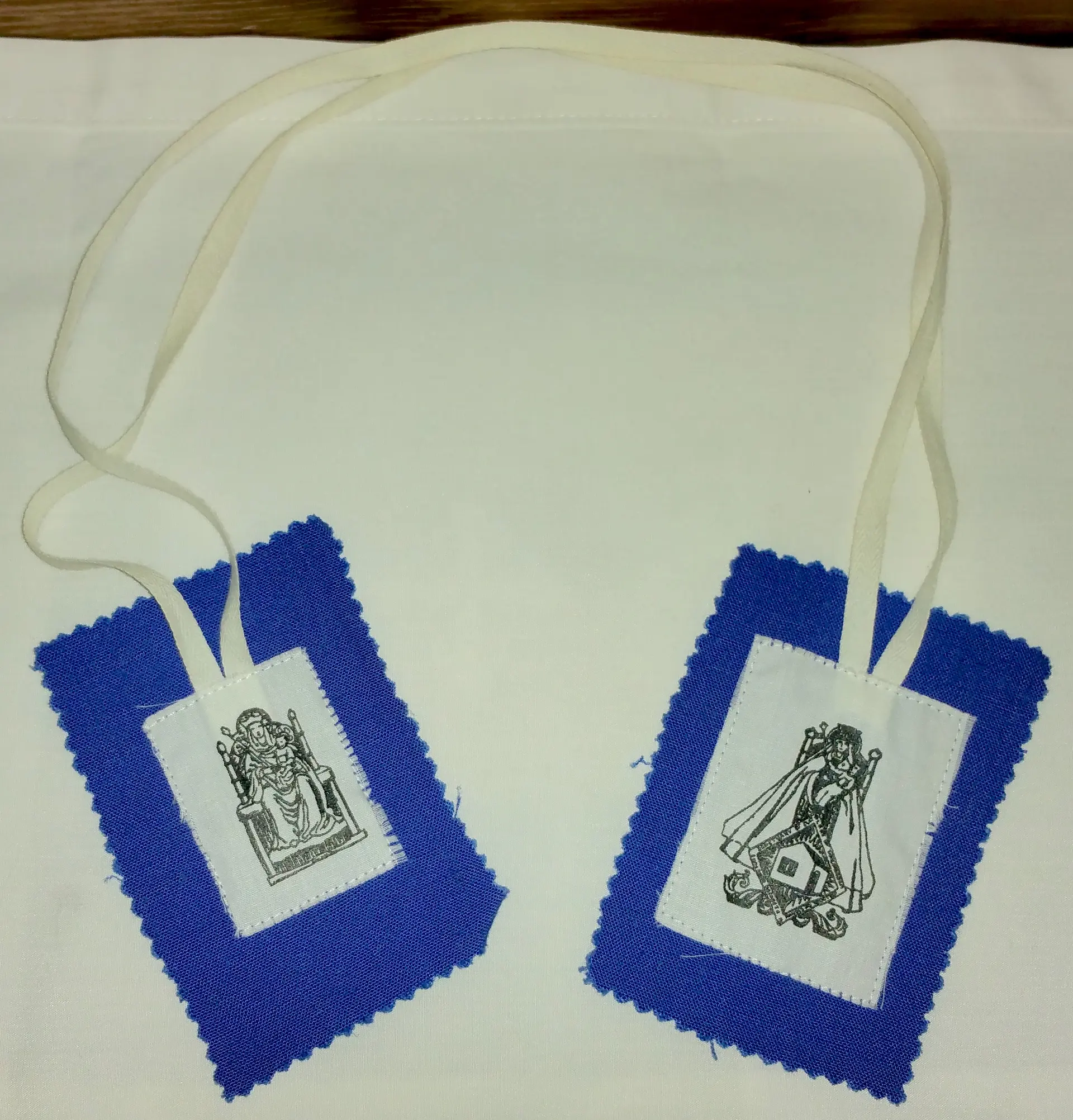 The image is of the Scapular of Our Lady of Walsingham. I clicked this picture on June 06, 2015.