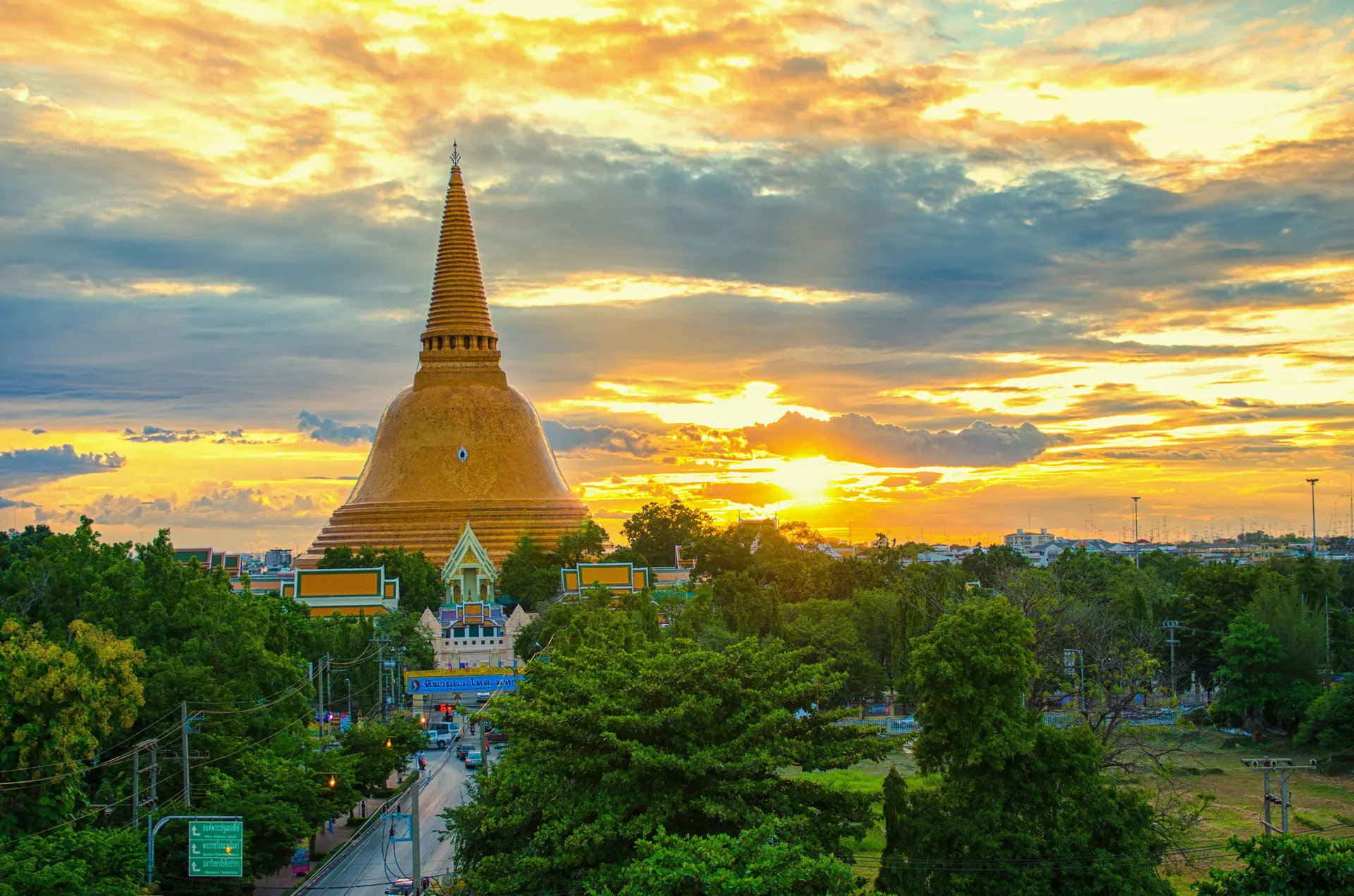 Phra Pathom Chedi in Nakhon Pathom, Nakhon Pathom, Thailand