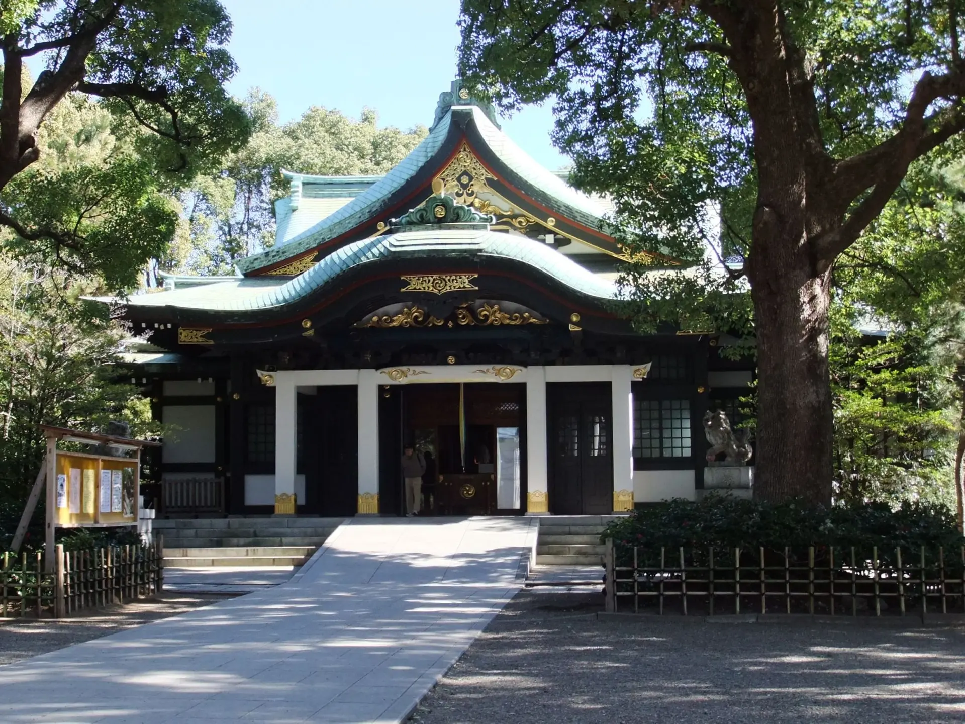Oji Shrine — exact-site Wikimedia Commons image