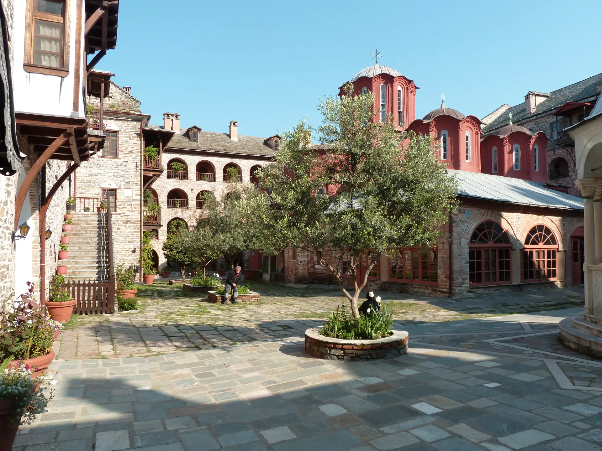 Koutloumousiou Monastery - rights-reviewed Wikimedia image