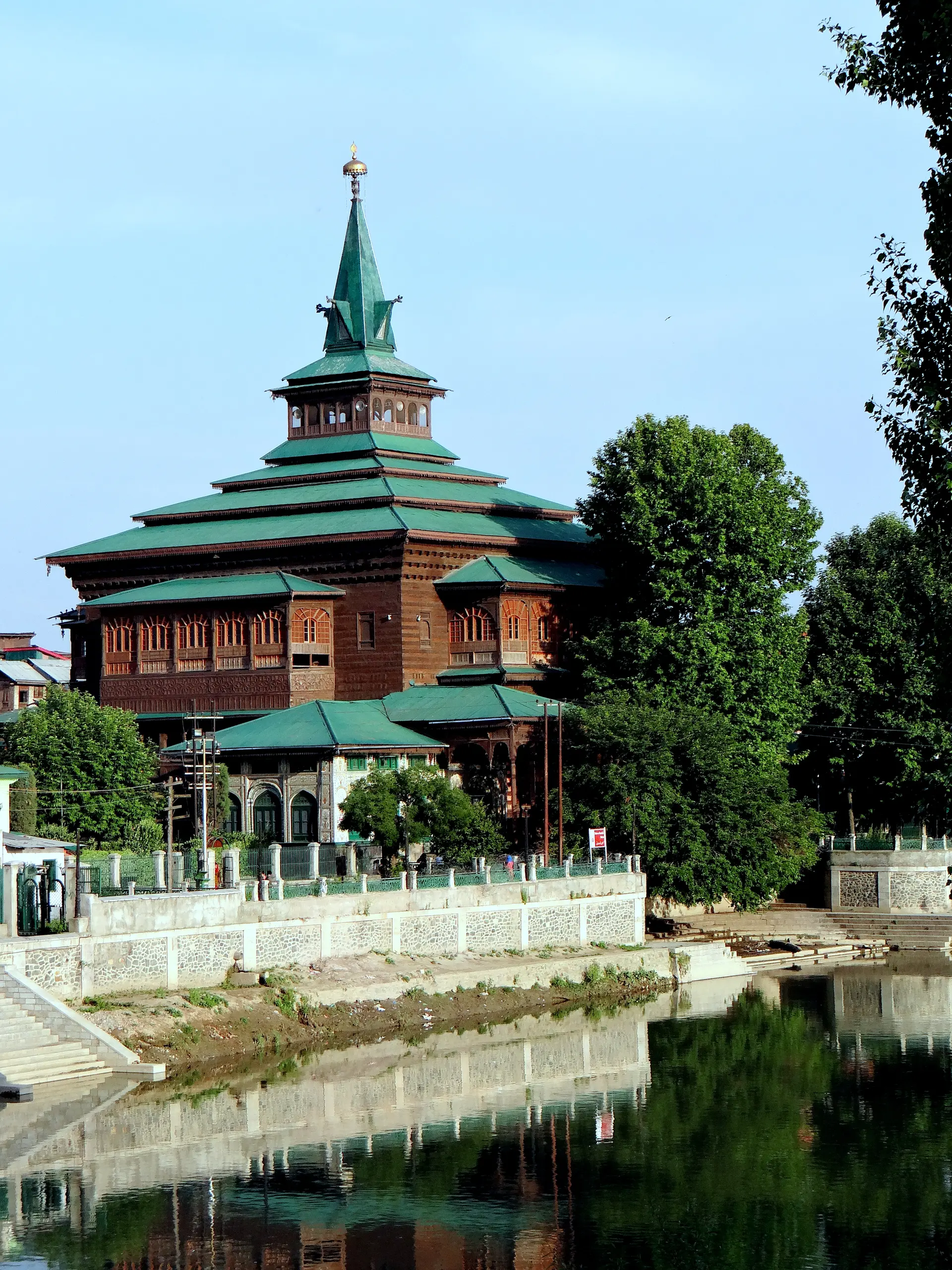 Khanqah-e-Moula's timber shrine and mosque beside the Jhelum in Srinagar
