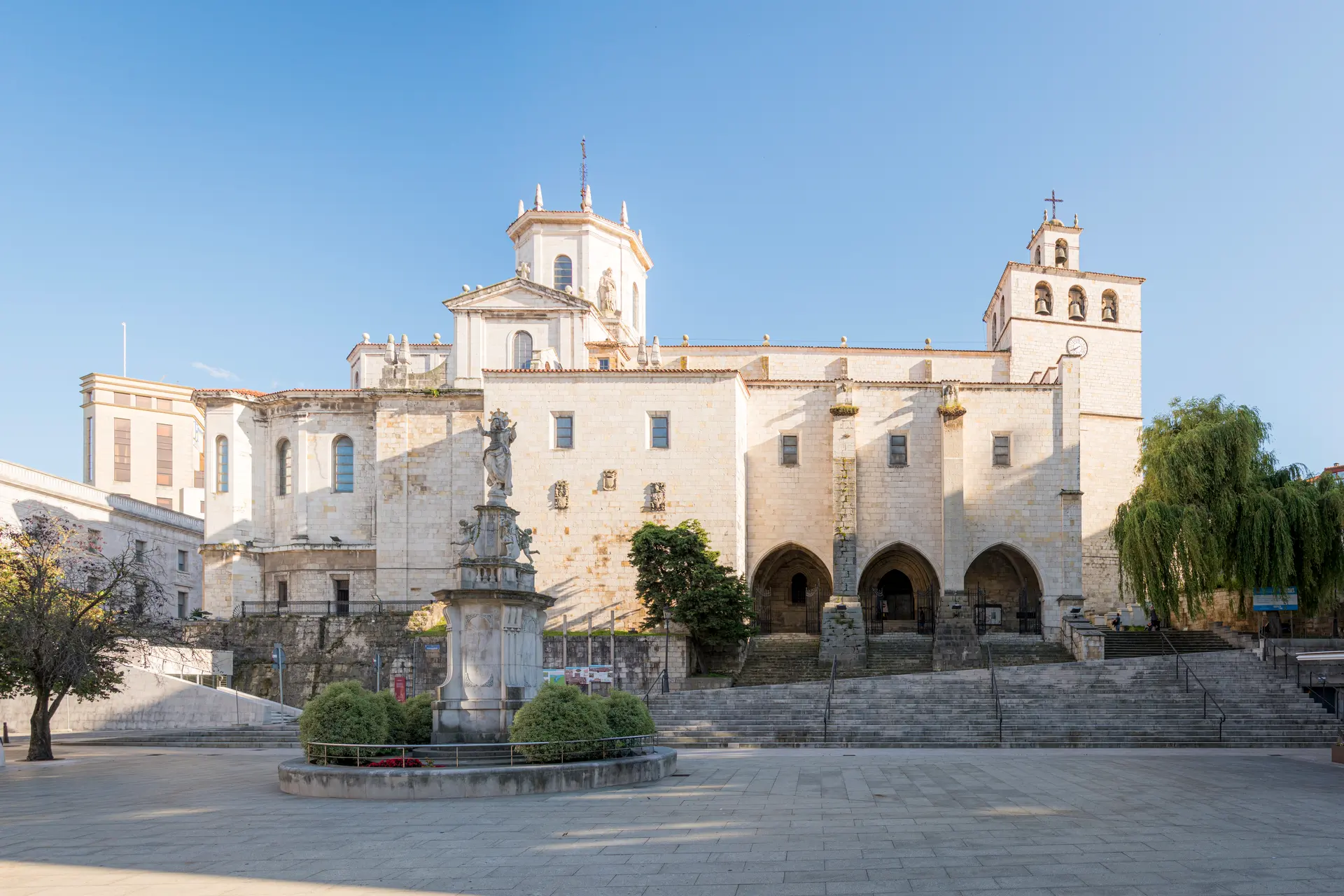 Santander Cathedral (Catedral de Nuestra Señora de la Asunción) - rights-reviewed Wikimedia image
