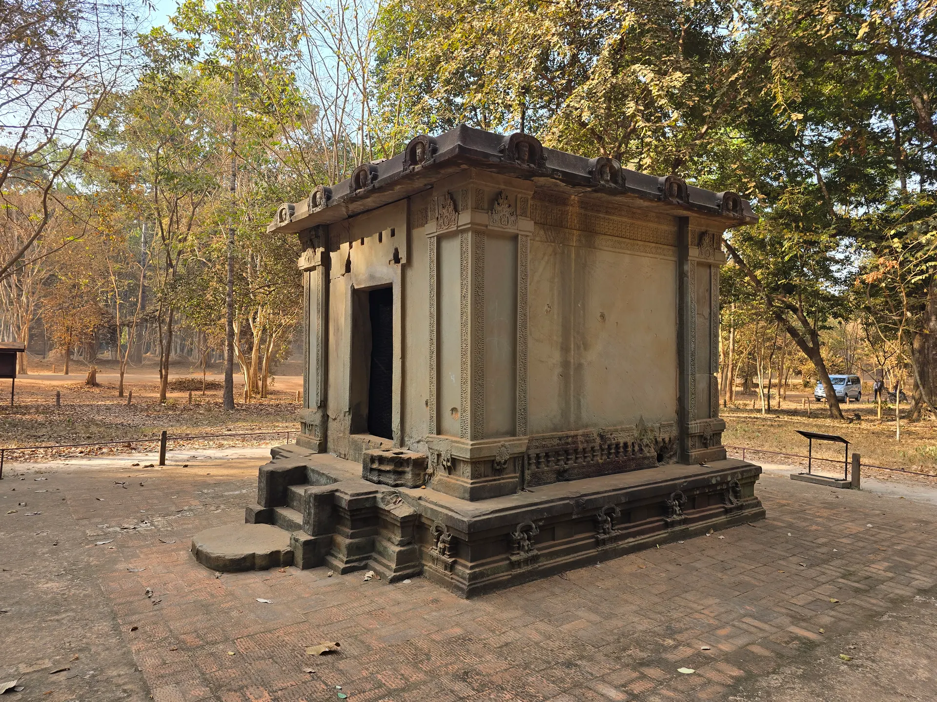 Also spelled Asram Maha Rosei and similar phonetic variants, this is some of the rare surviving examples of non-brick mandapika style temples found in Cambodia. The dimensions, material of construction, assembly style, architecture and artwork details are remarkably similar to 4th to 6th century Gupta era Hindu temples and monasteries found in central and western India. This makes it one of the most remarkable surviving temples in Sambor Prei Kuk UNESCO world heritage site. More generally, there