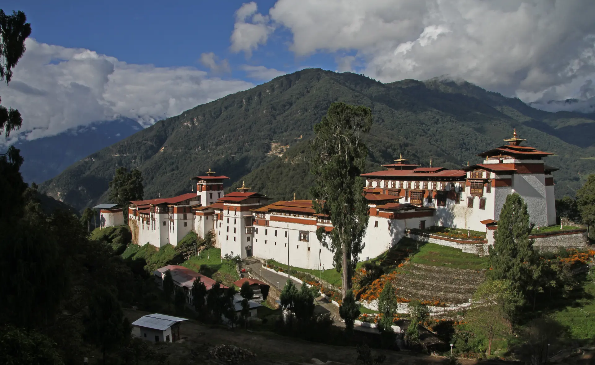 Image of Trongsa Dzong