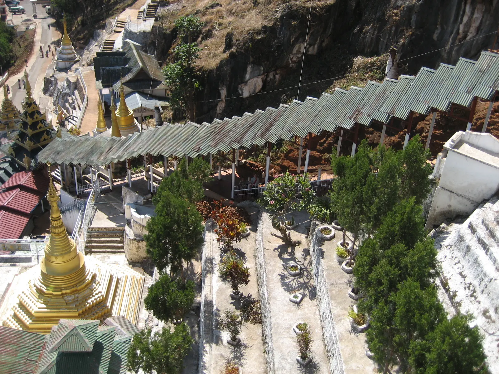Saungdan (covered stairway) to the Pindaya Caves