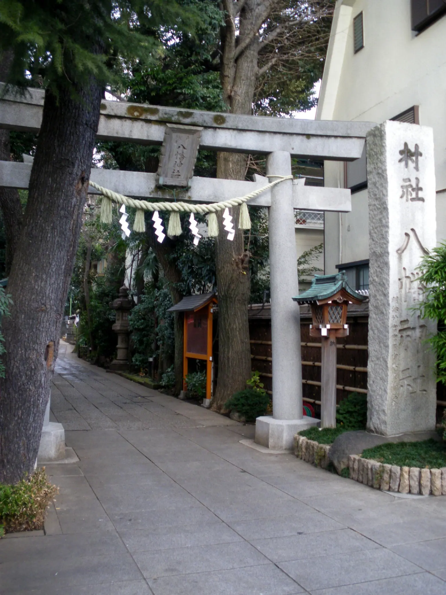 Togoshi Hachiman Shrine — exact-site Wikimedia Commons image