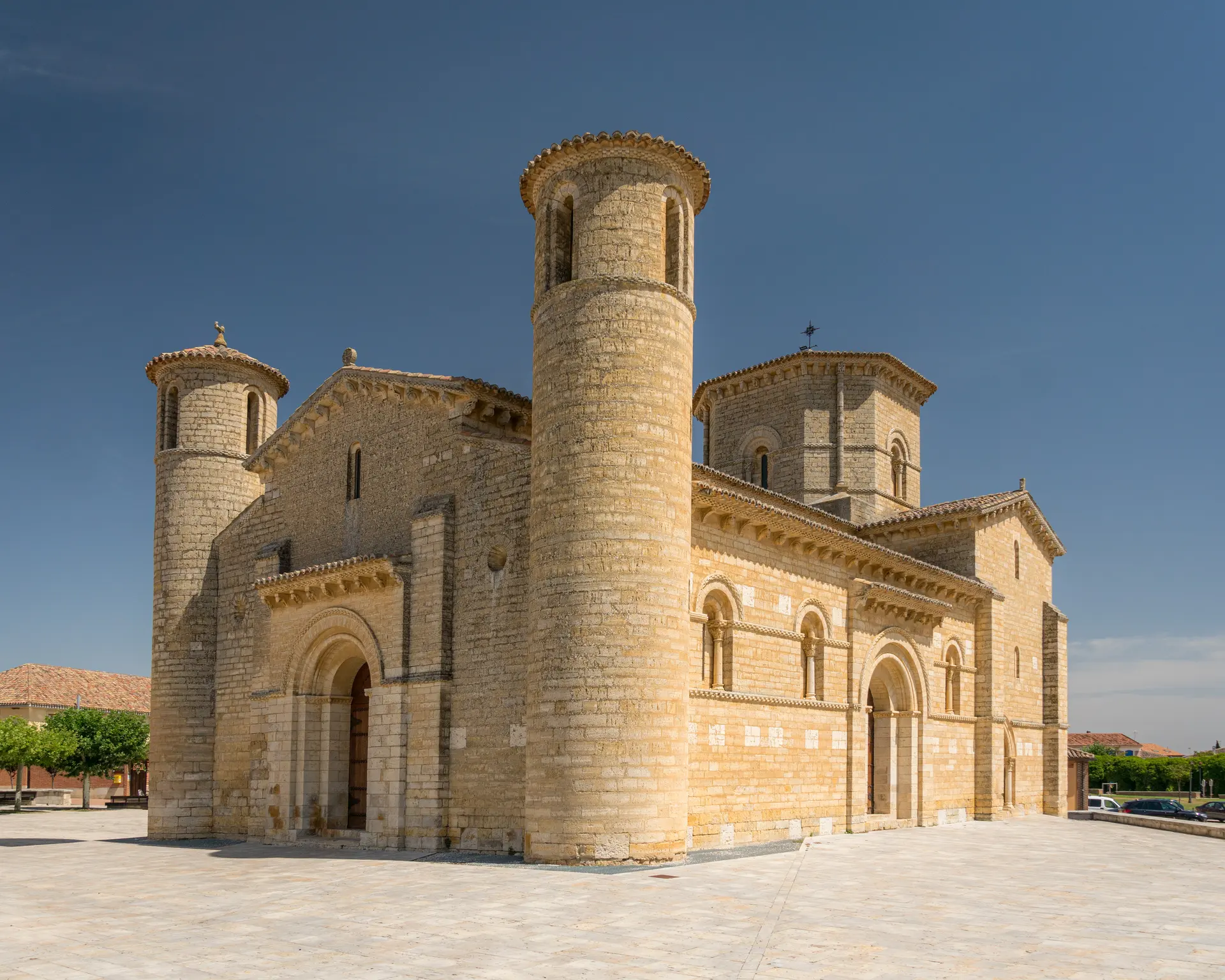 Church of San Martín de Tours - rights-reviewed Wikimedia image