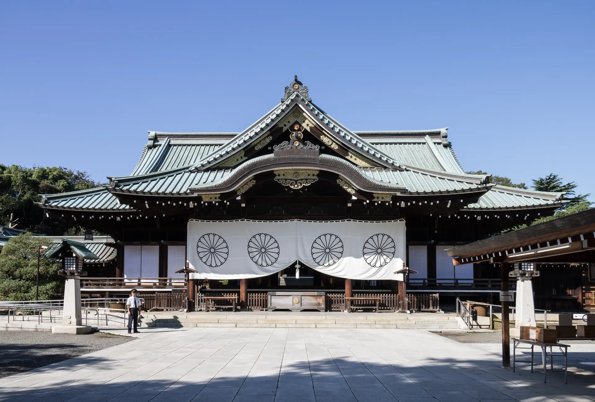 Yasukuni Shrine — exact-site Wikimedia Commons image